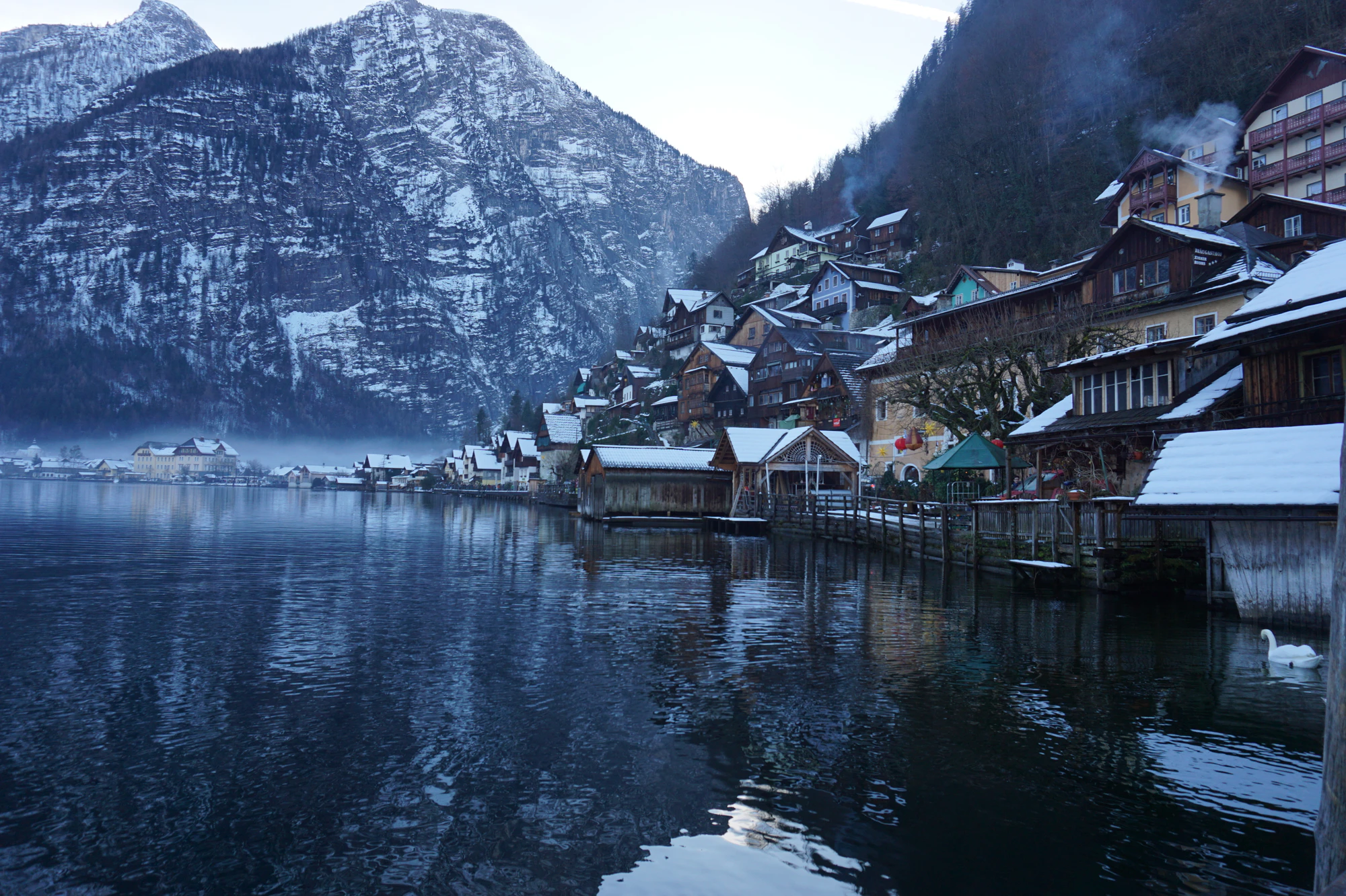 mountain lake medieval town 103 — Скачать