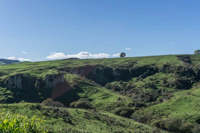 porous limestone cliffs 001 — Descargar