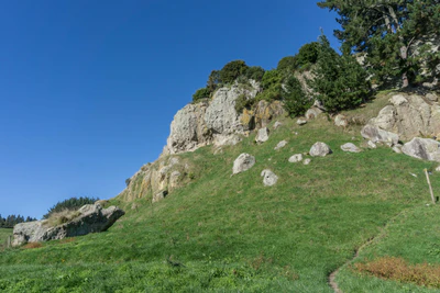 porous limestone cliffs 009 — Descargar