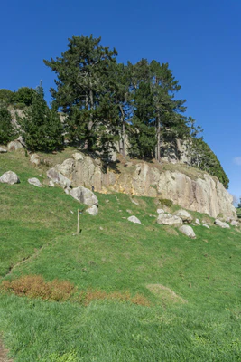 porous limestone cliffs 010 — Скачать