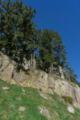 porous limestone cliffs 013 — Descargar