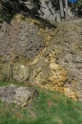 porous limestone cliffs 014 — Скачать