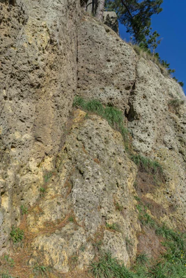 porous limestone cliffs 019 — Descargar