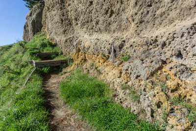 porous limestone cliffs 026 — Descargar