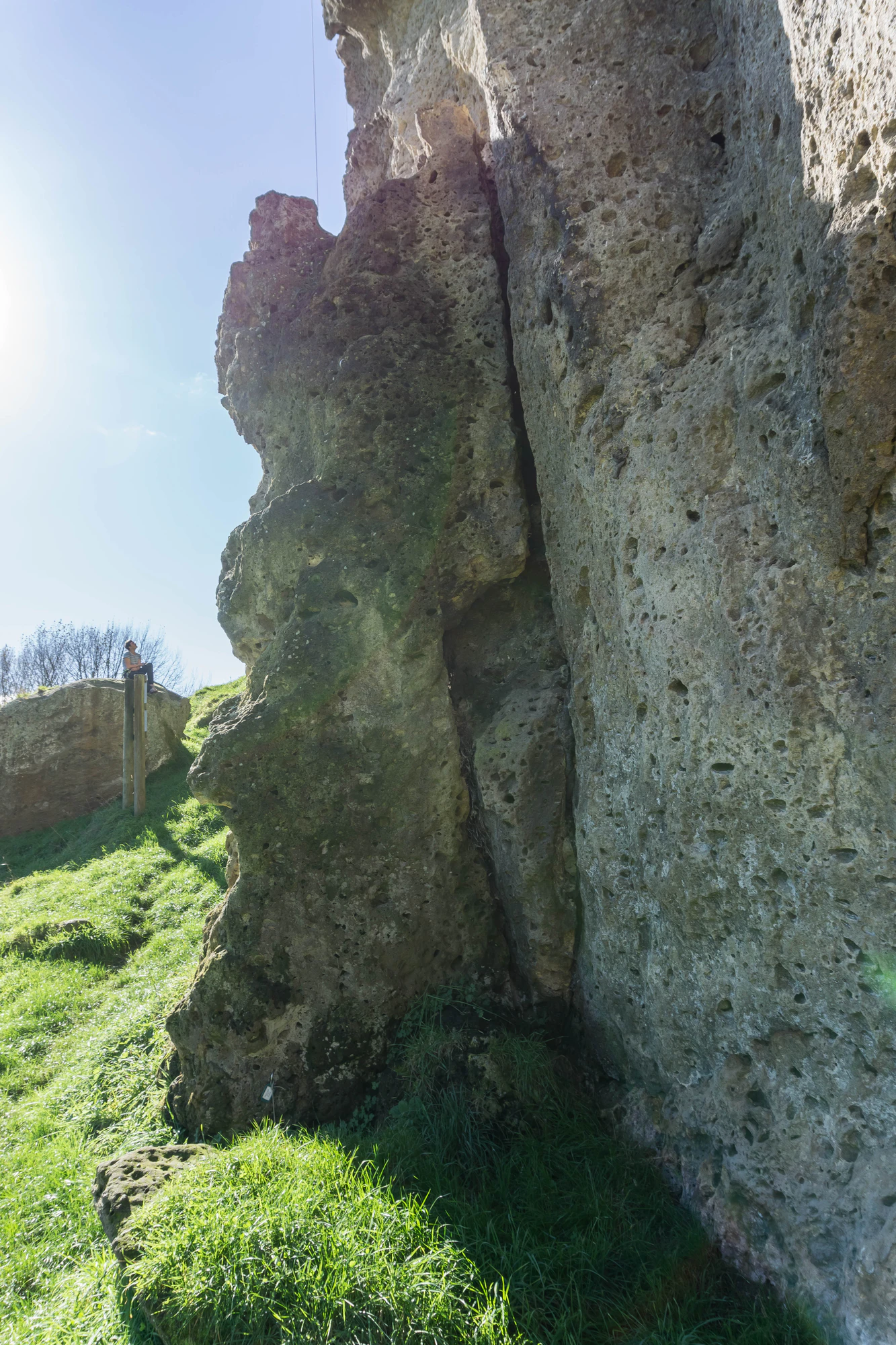 porous limestone cliffs 036 — Скачать