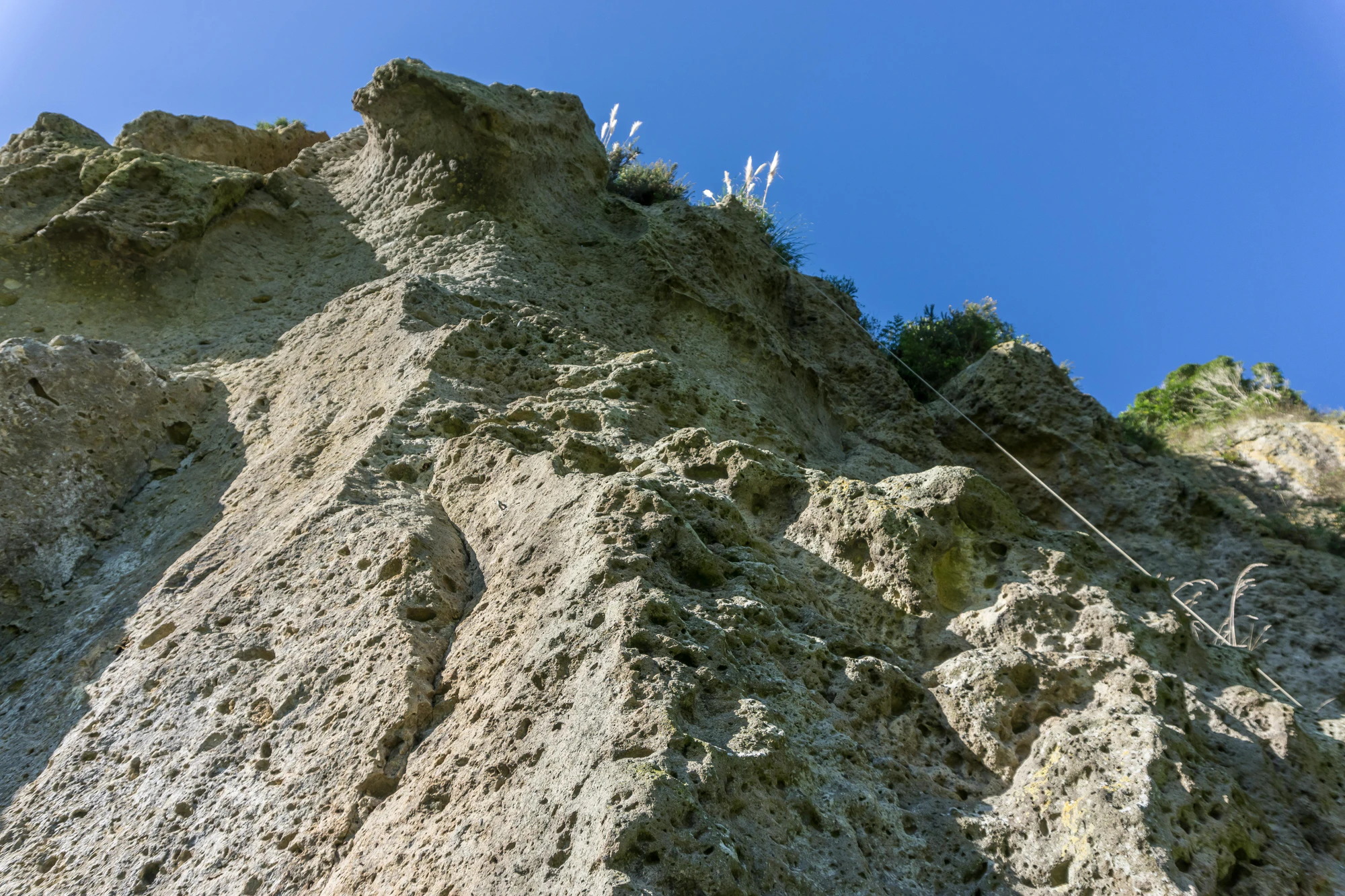 porous limestone cliffs 040 — Скачать