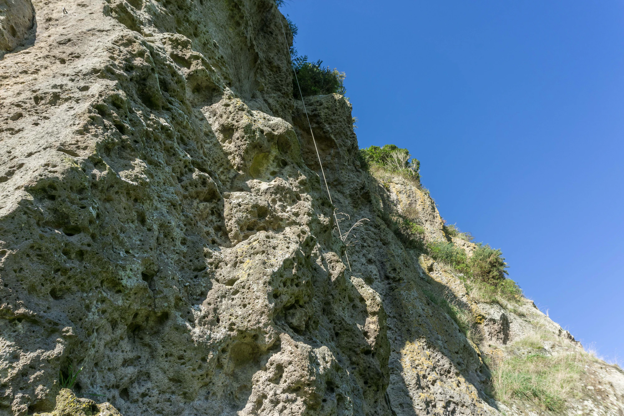 porous limestone cliffs 042 — Скачать
