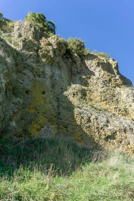 porous limestone cliffs 050 — Скачать