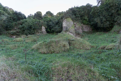 porous limestone cliffs 066 — Descargar
