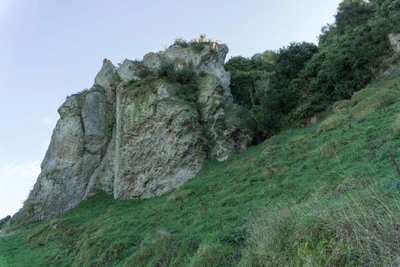 porous limestone cliffs 067 — Descargar