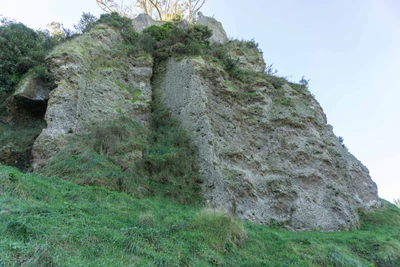 porous limestone cliffs 068 — Descargar