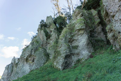 porous limestone cliffs 073 — Descargar