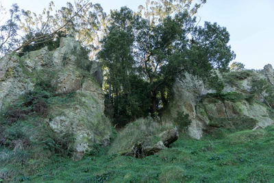 porous limestone cliffs 077 — Descargar