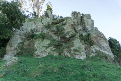 porous limestone cliffs 106 — Скачать