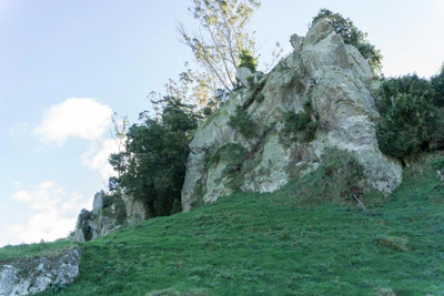 porous limestone cliffs 115 — Скачать