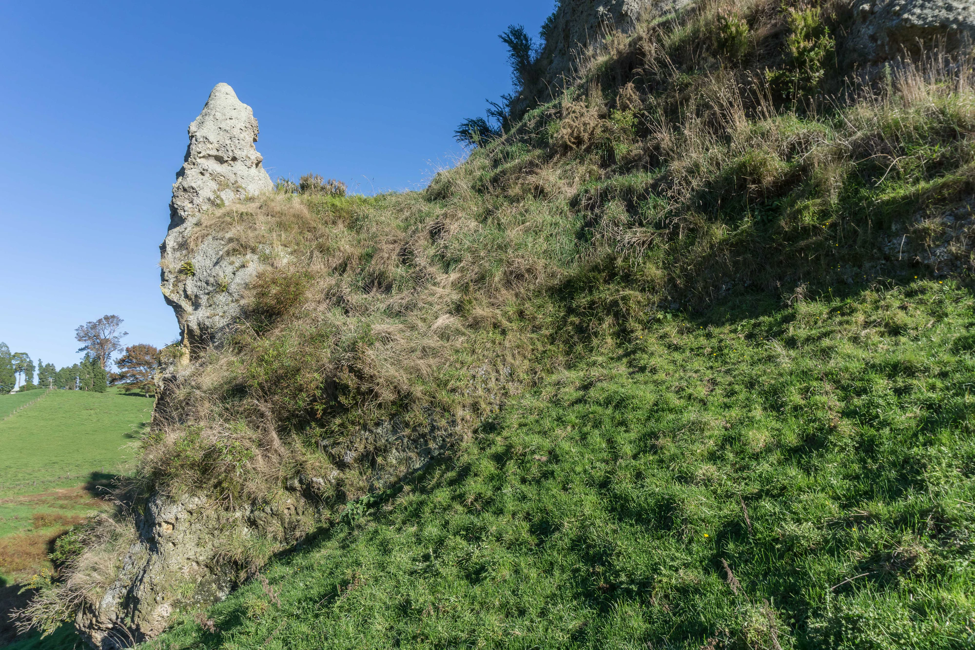 porous limestone cliffs 128 — Descargar