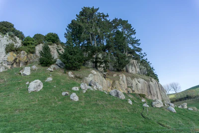 porous limestone cliffs 146 — Descargar