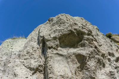 porous limestone cliffs 155 — Descargar
