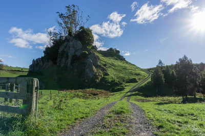 porous limestone cliffs 166 — Descargar