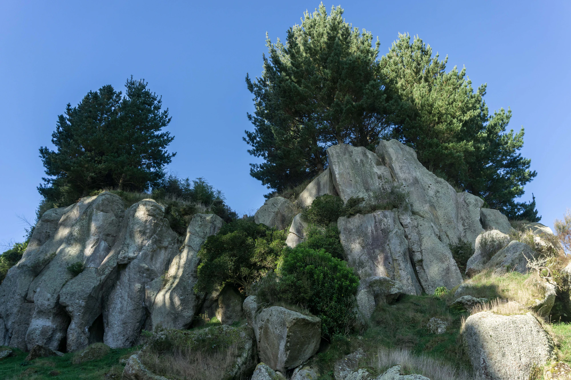 porous limestone cliffs 175 — Descargar