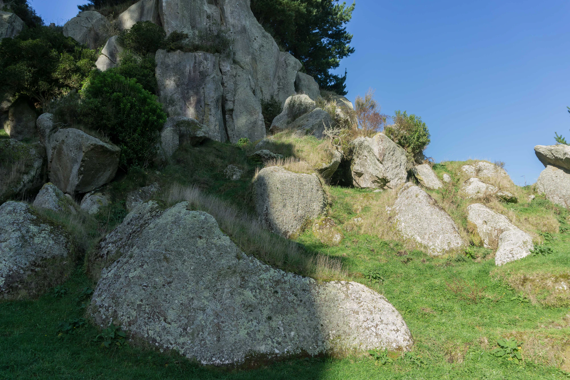 porous limestone cliffs 177 — Descargar