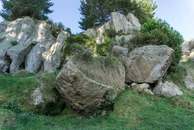 porous limestone cliffs 182 — Descargar