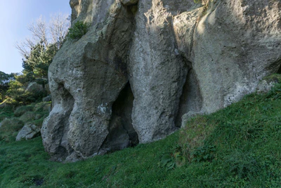 porous limestone cliffs 187 — Скачать