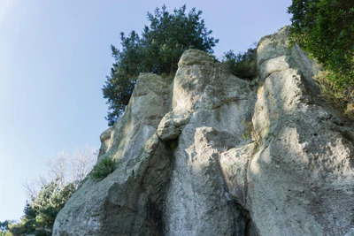 porous limestone cliffs 188 — Скачать