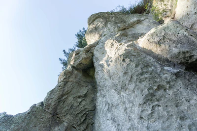 porous limestone cliffs 197 — Descargar