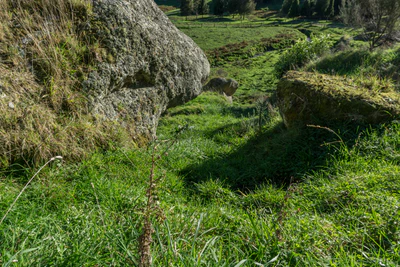 porous limestone cliffs 213 — Скачать