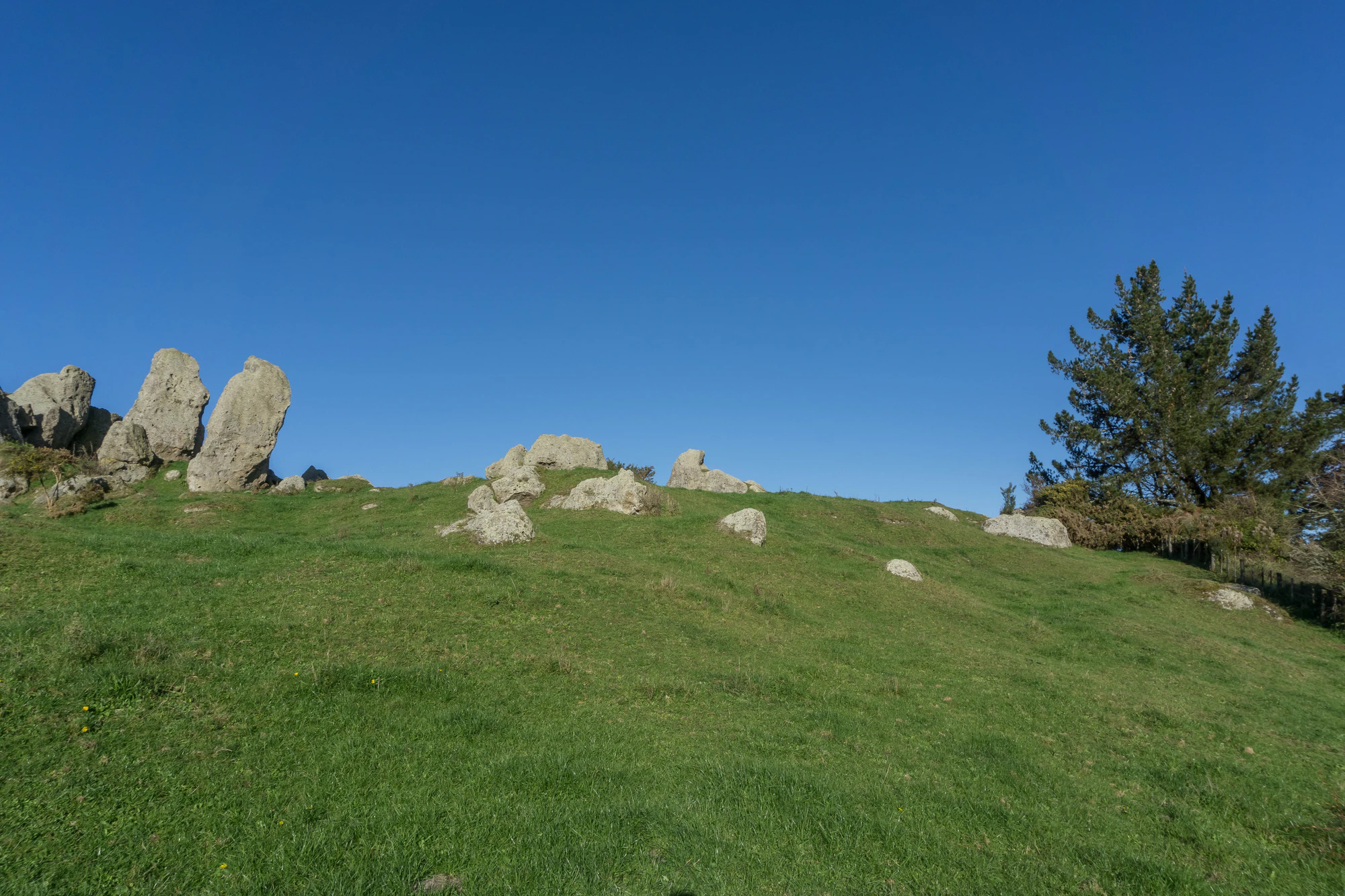 porous limestone cliffs 222 — Descargar