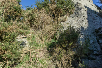 porous limestone cliffs 226 — Descargar
