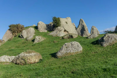 porous limestone cliffs 230 — Descargar