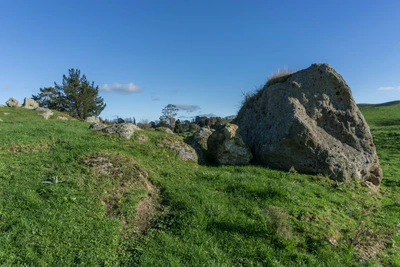 porous limestone cliffs 234 — скачать