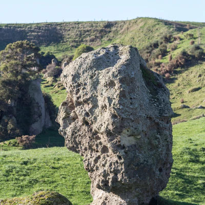 porous limestone cliffs 243 — скачать