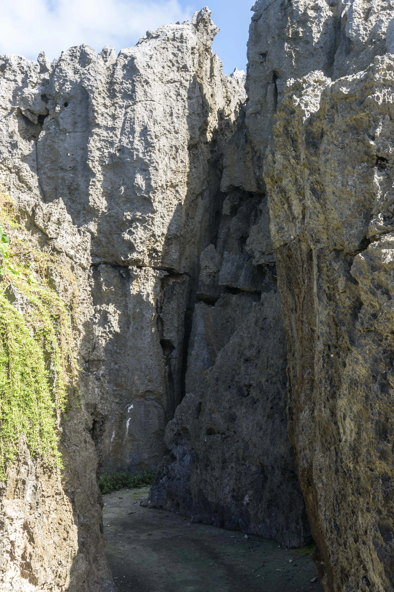 togo coral rock chasm 001 — Descargar
