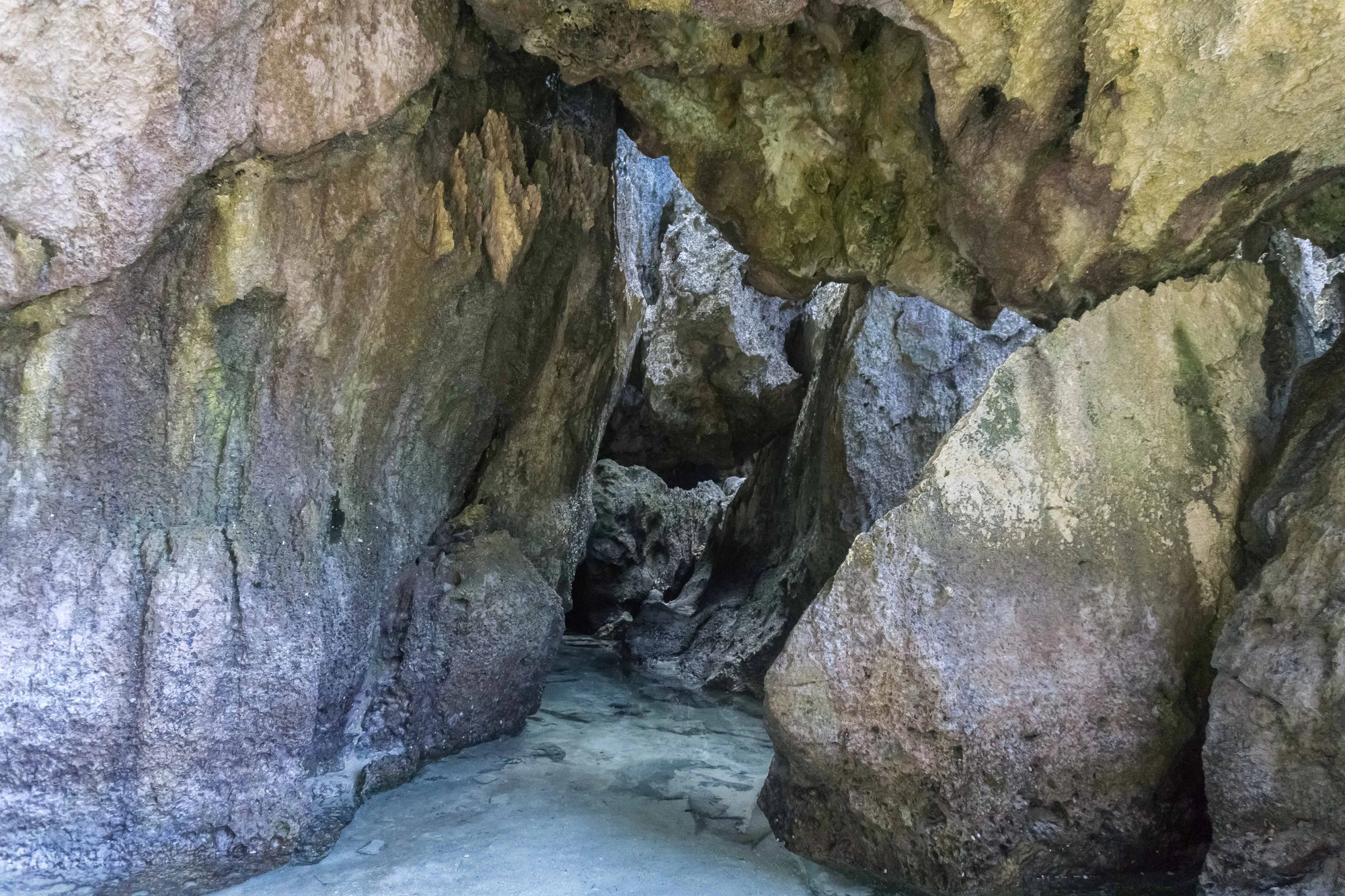 togo coral rock chasm 013 — Descargar