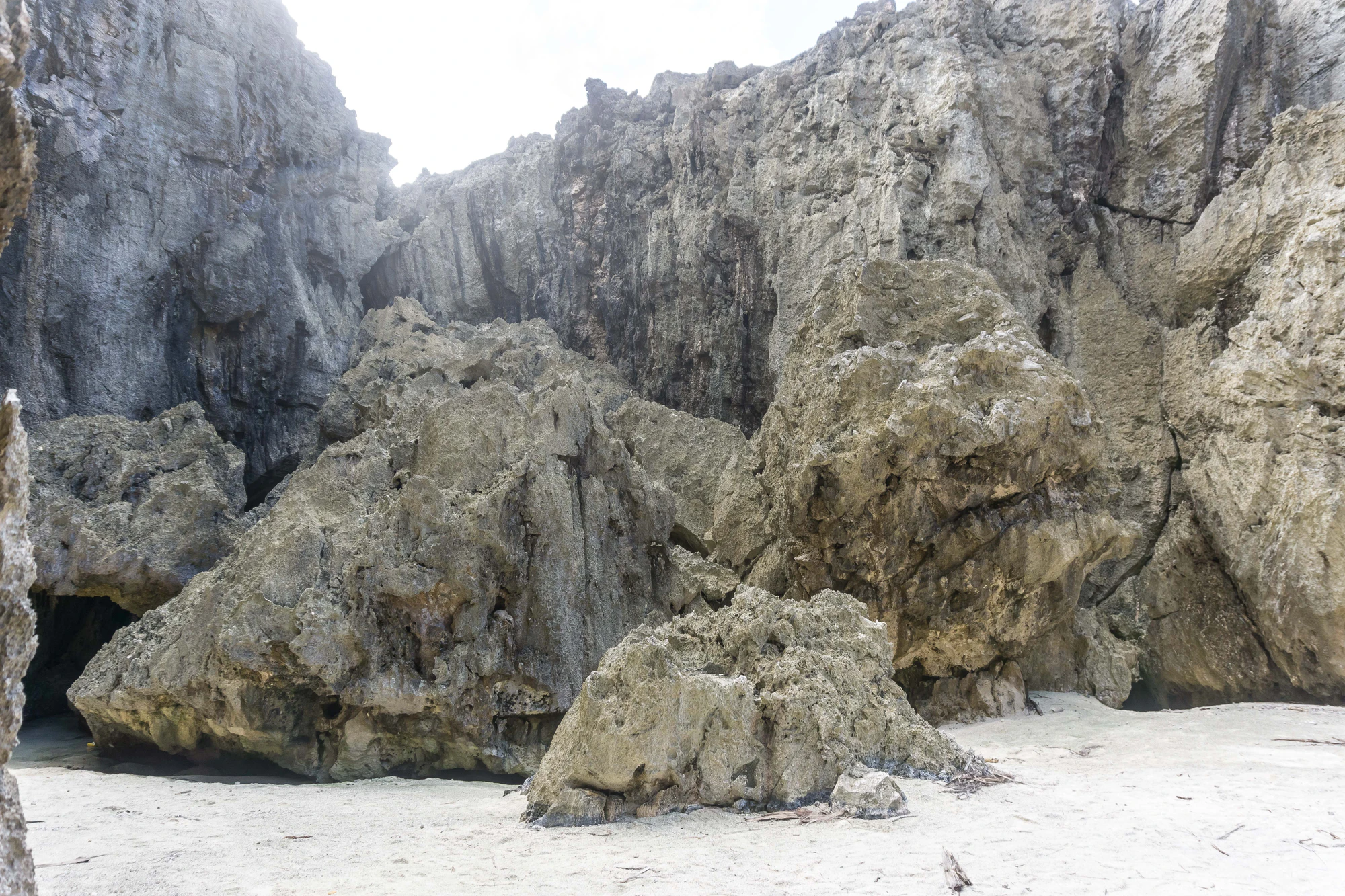 togo coral rock chasm 017 — Скачать