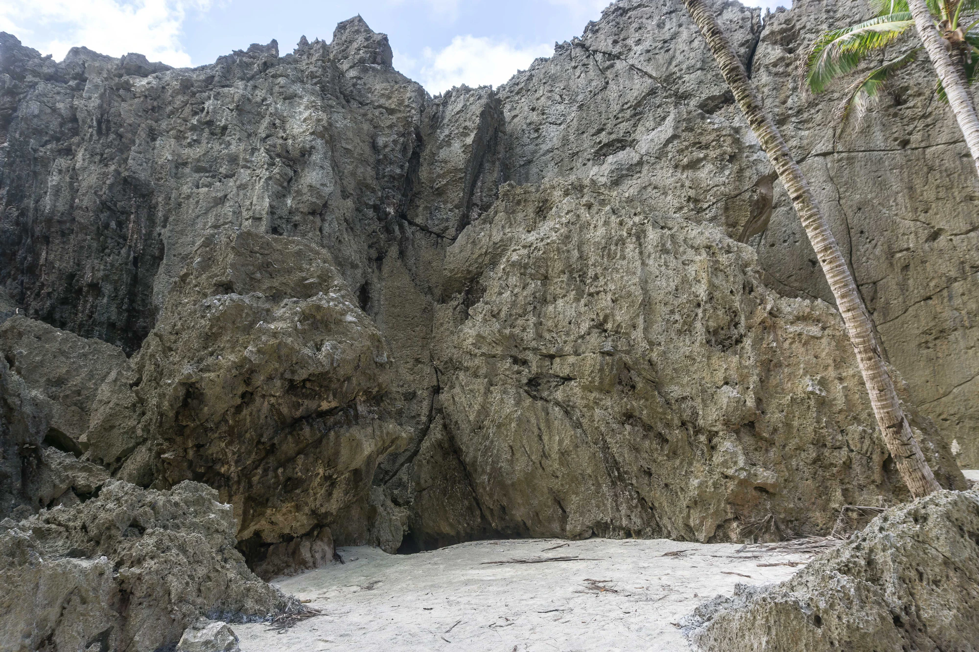 togo coral rock chasm 018 — Descargar