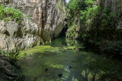 togo coral rock chasm 035 — Download