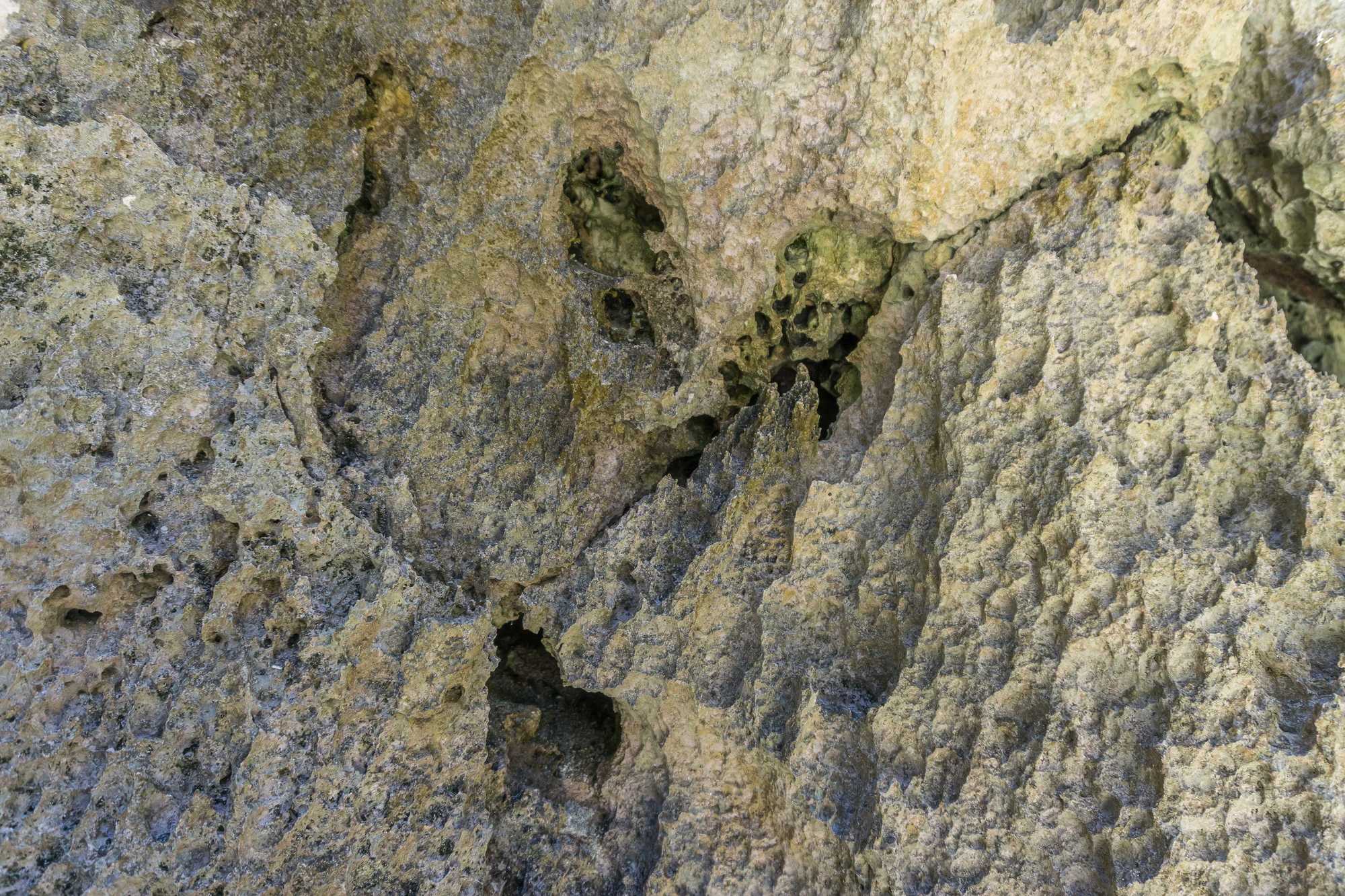 togo coral rock chasm 060 — Скачать